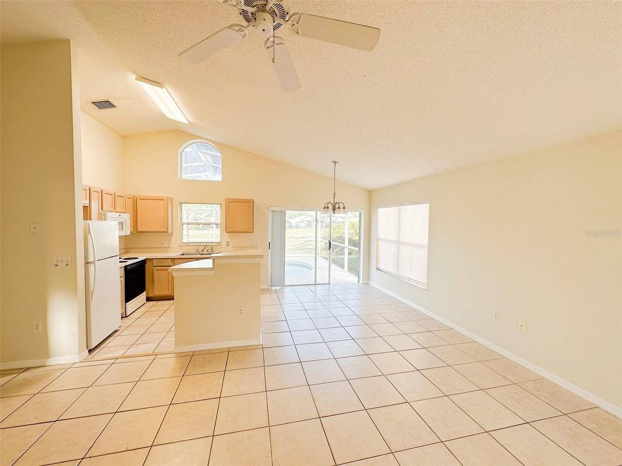 2420 Saint Augustine Blvd - Photo 3 of 20