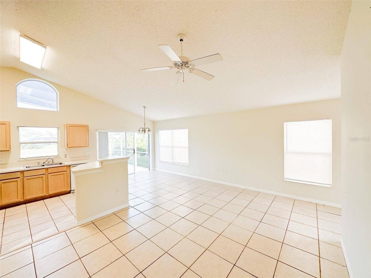 2420 Saint Augustine Blvd - Photo 7 of 20