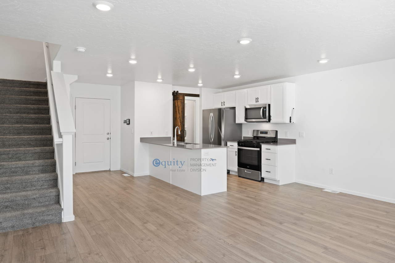 8710 W Cordero Dr #1 - Photo 3 of 10