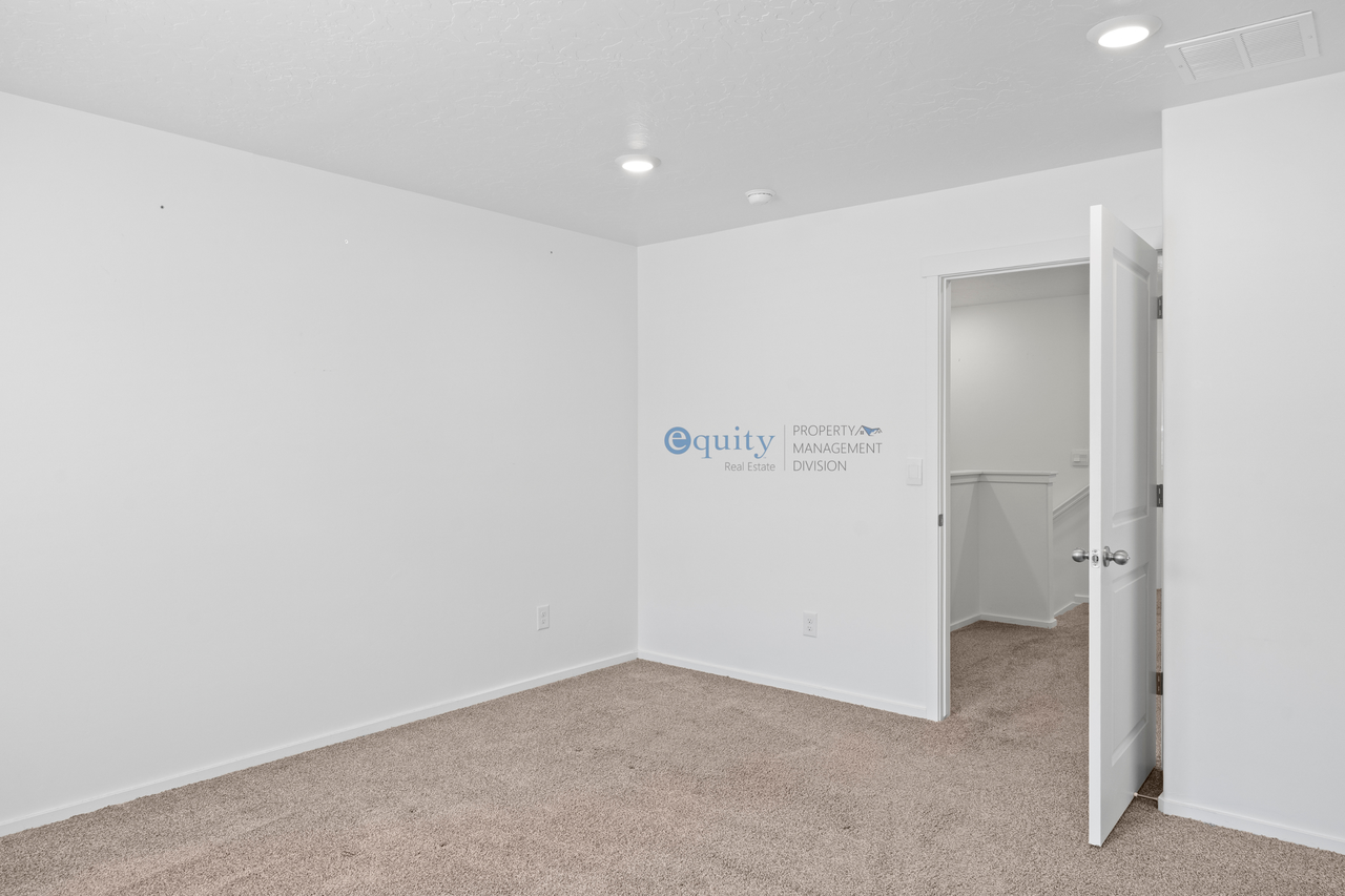 8710 W Cordero Dr #1 - Photo 4 of 10