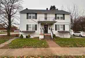 featured image of 4857 Lewis Ave #5