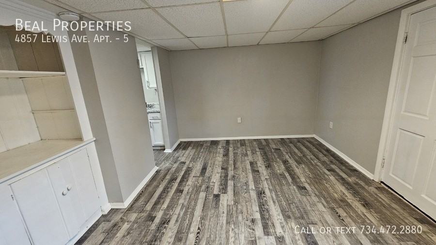 4857 Lewis Ave #5 - Photo 3 of 11