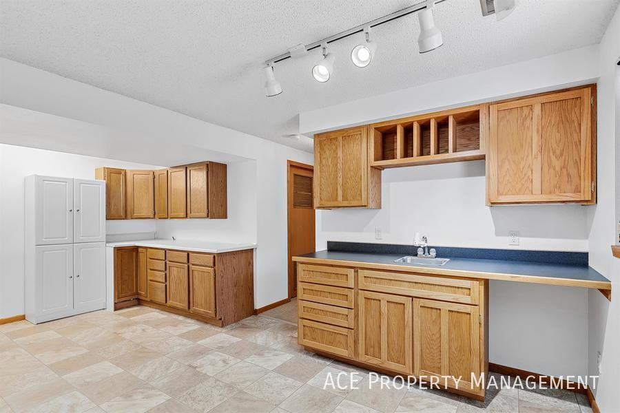 3738 Park Dr - Photo 7 of 10