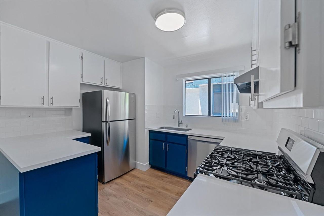 444 W Windsor Rd #07 - Photo 5 of 20