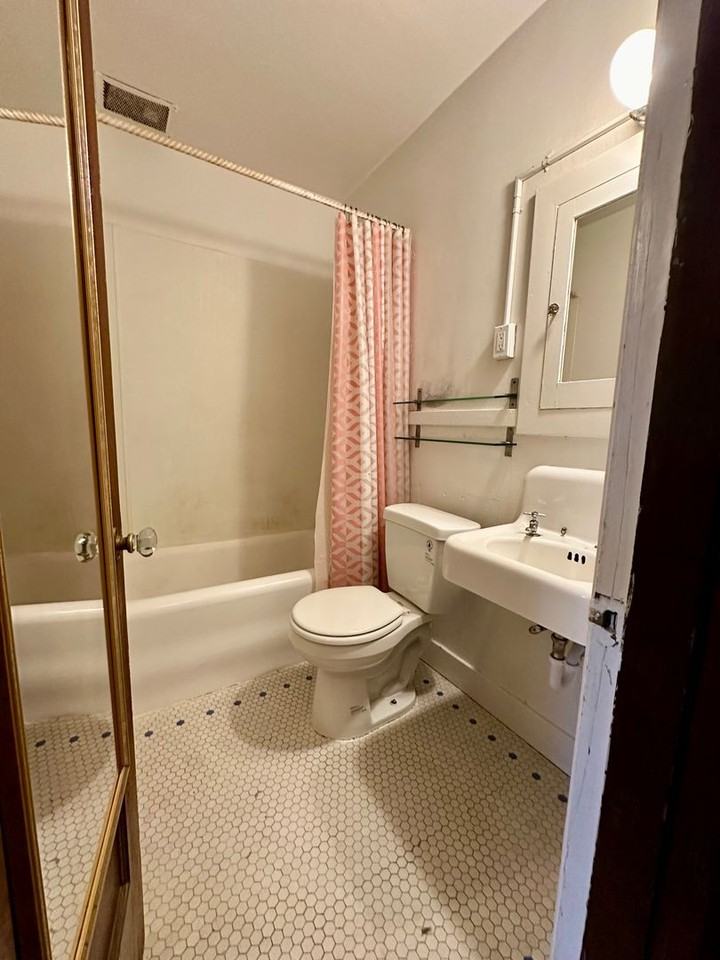 1505 NW 60th St. - Photo 5 of 9