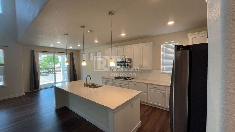 928 Gilpin Cir - Photo 7 of 32