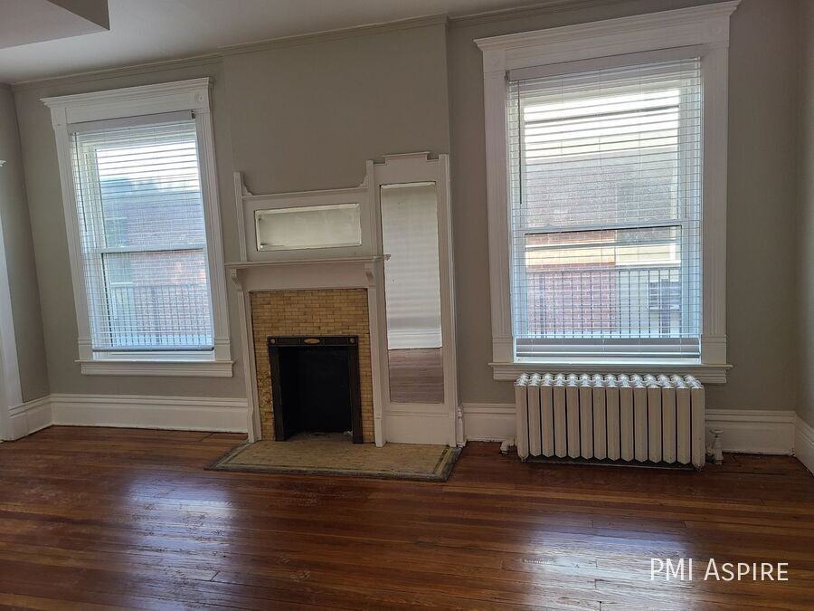 1331 Columbine St #2E - Photo 2 of 9