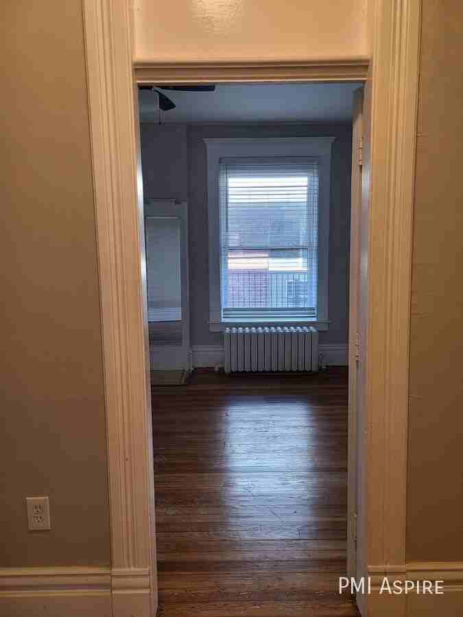 1331 Columbine St #2E - Photo 7 of 9