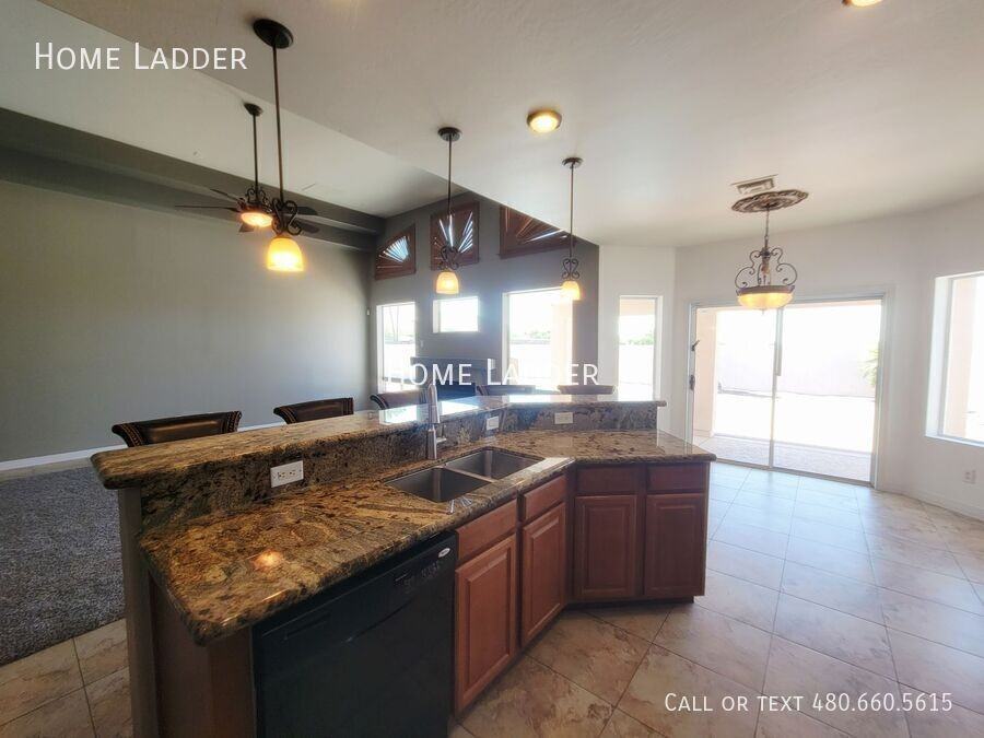 9030 S 10th Dr - Photo 7 of 31
