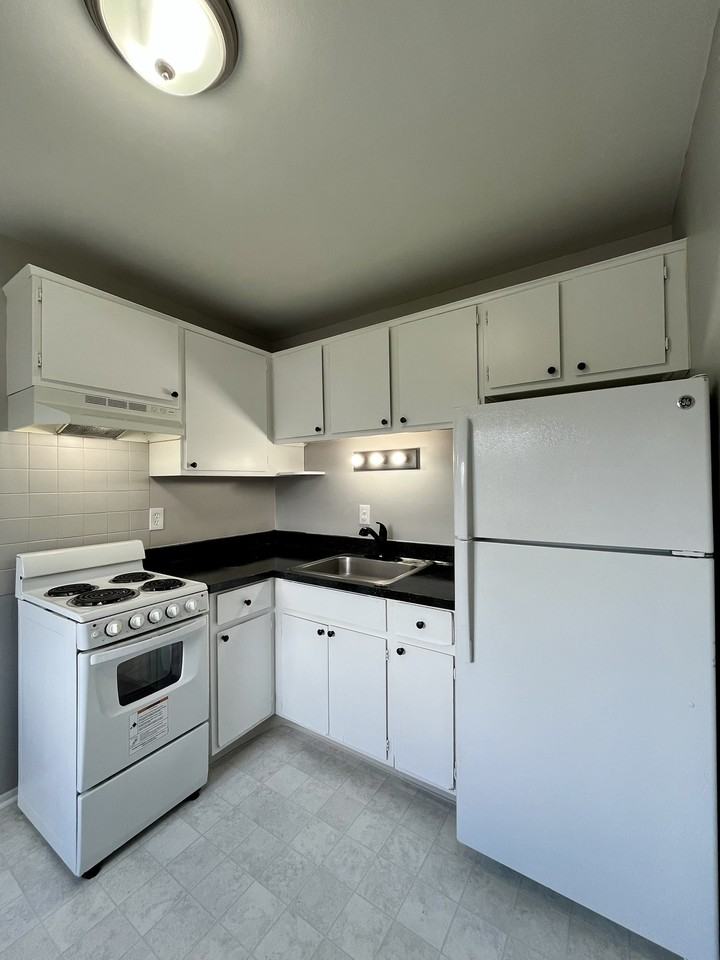 580 Harrison Blvd #61 - Photo 4 of 8