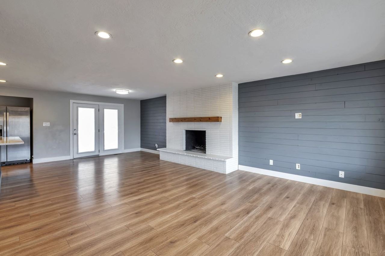 Simmons Duplex - Photo 3 of 16