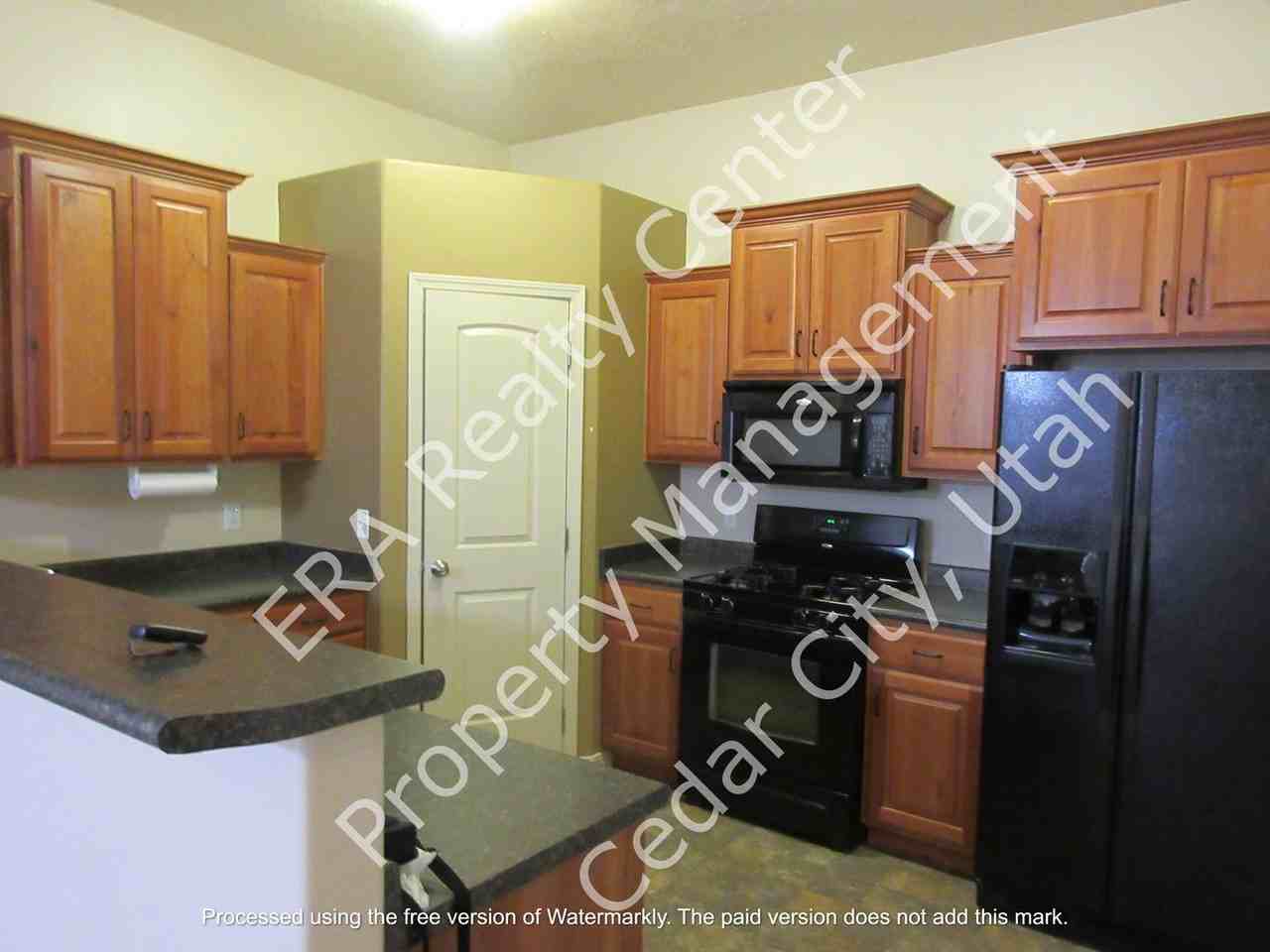497 W 2150 N - Photo 5 of 15