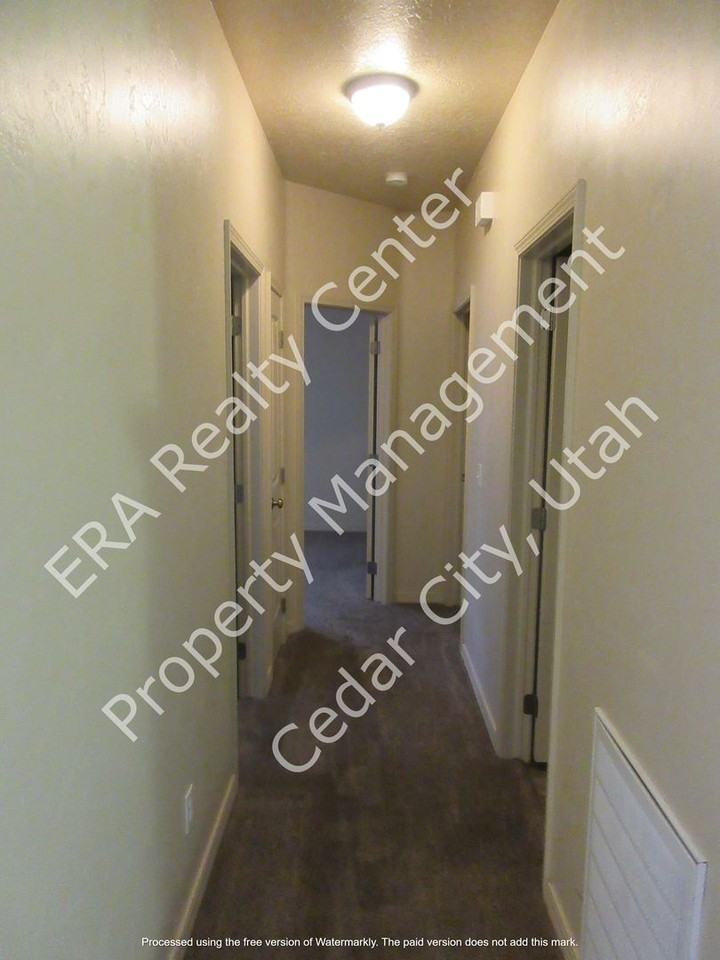497 W 2150 N - Photo 7 of 15