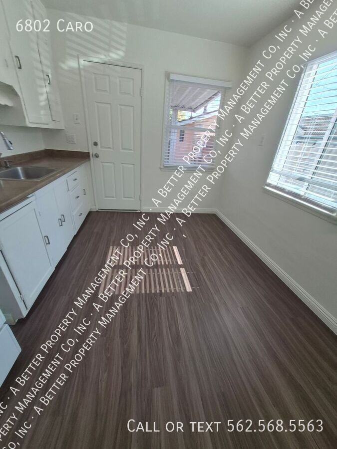 6802 Caro St - Photo 2 of 13