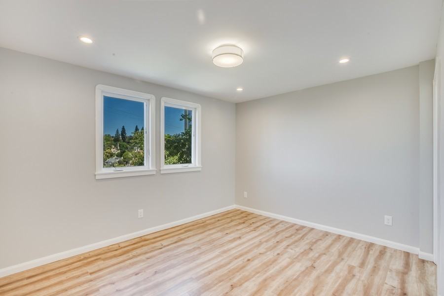 816 Everett Ave - Photo 5 of 26