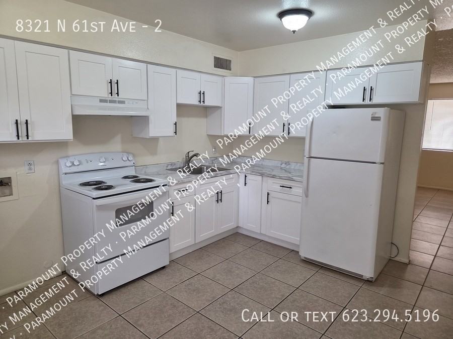8321 N 61st Ave #2 - Photo 4 of 12