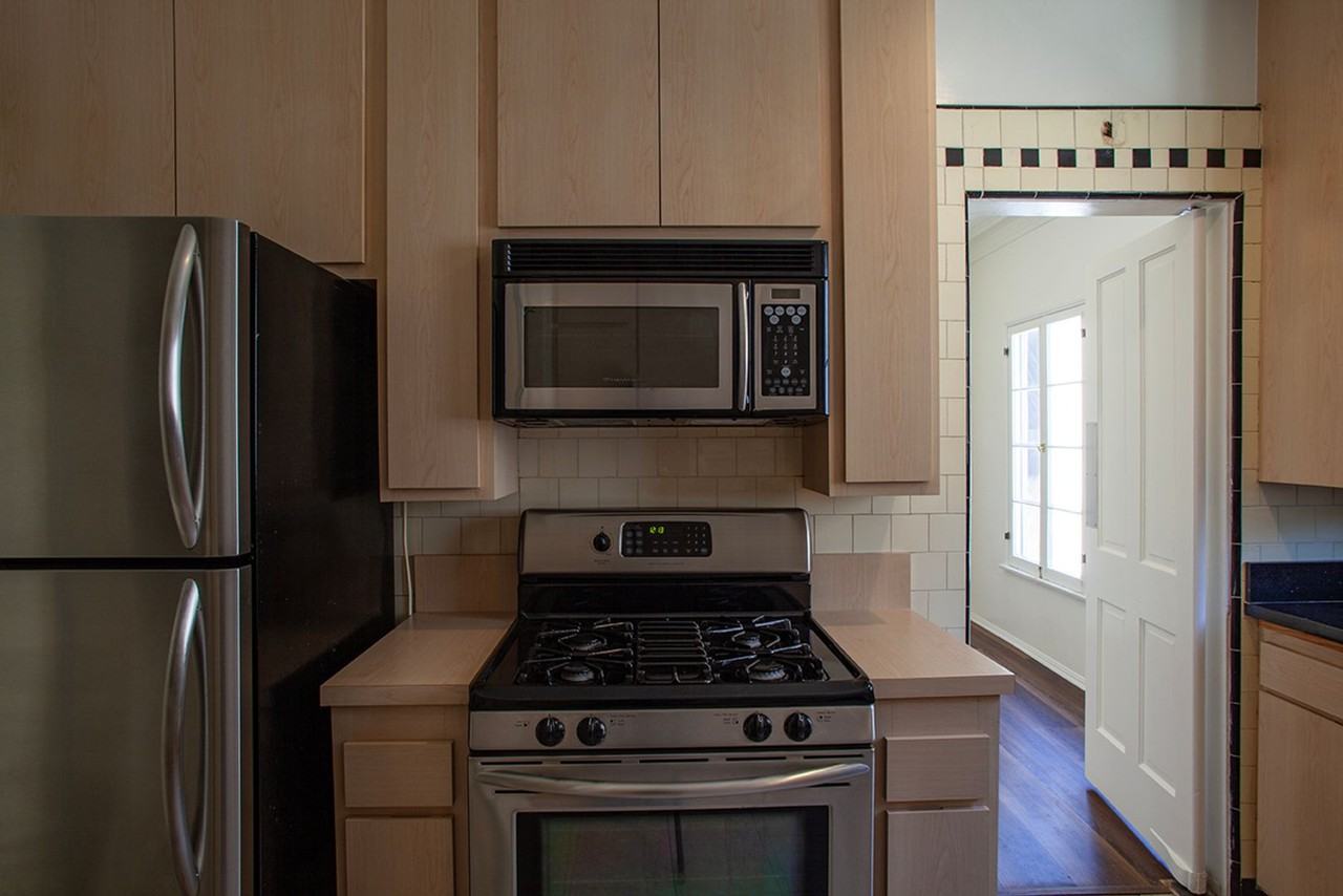 1250 N Flores St - Photo 6 of 11