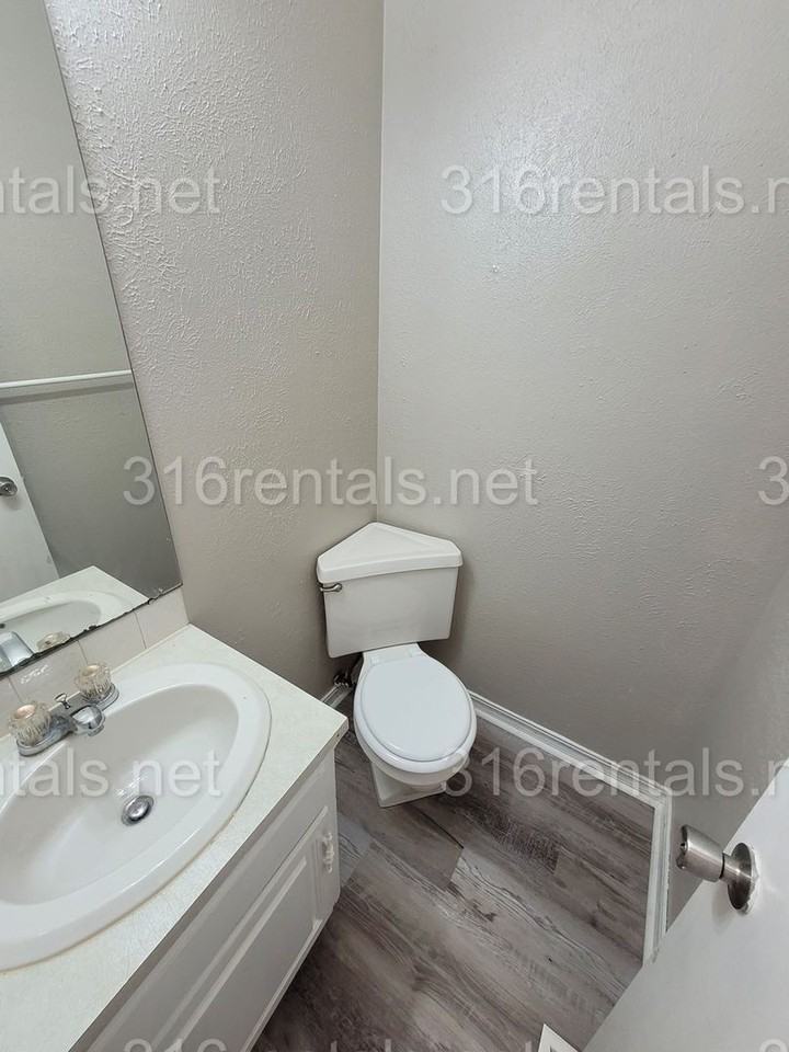 2135 S Silver St - Photo 5 of 9