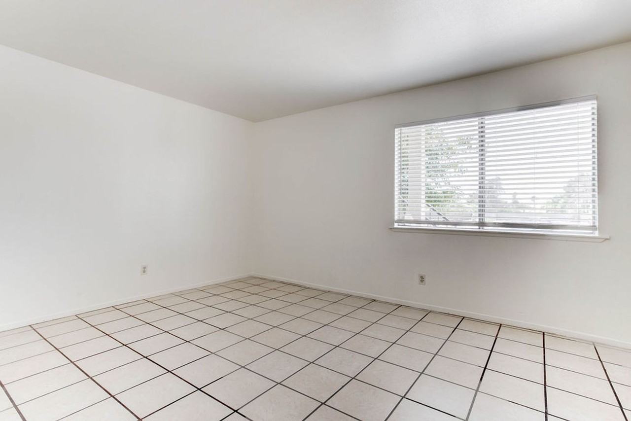 4269 Stewart Ave - Photo 5 of 23