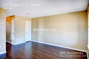 featured image of 313 Queens Ct S #C
