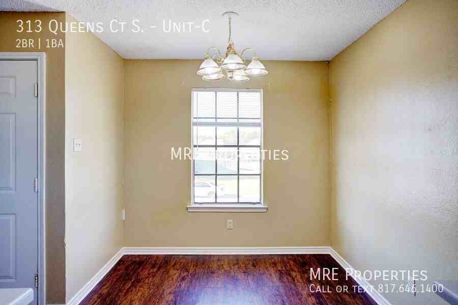 313 Queens Ct S #C - Photo 5 of 11