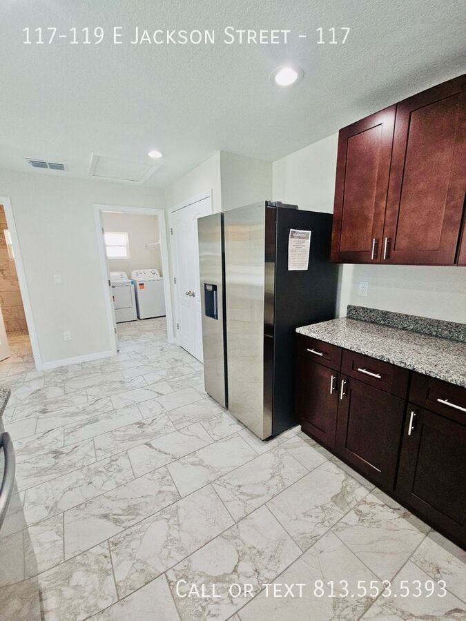 117 E Jackson St #117 - Photo 4 of 17