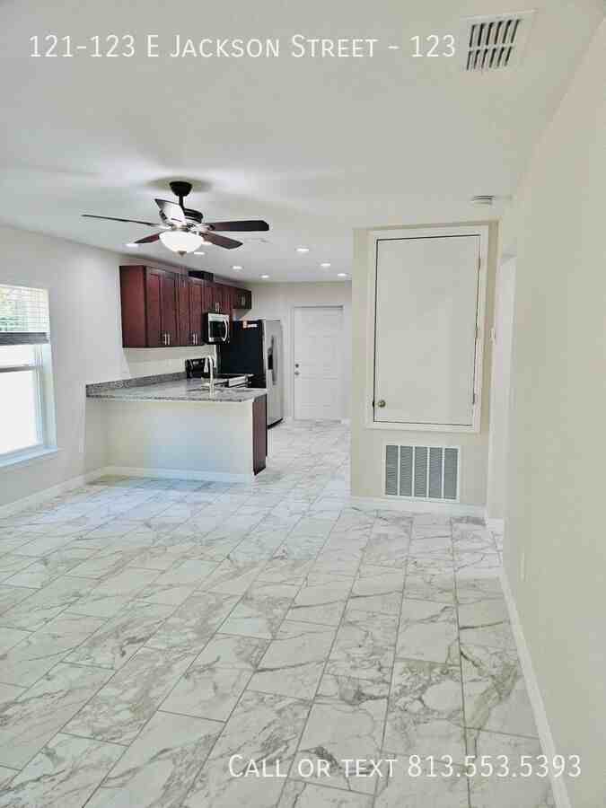 121 E Jackson St #123 - Photo 3 of 17