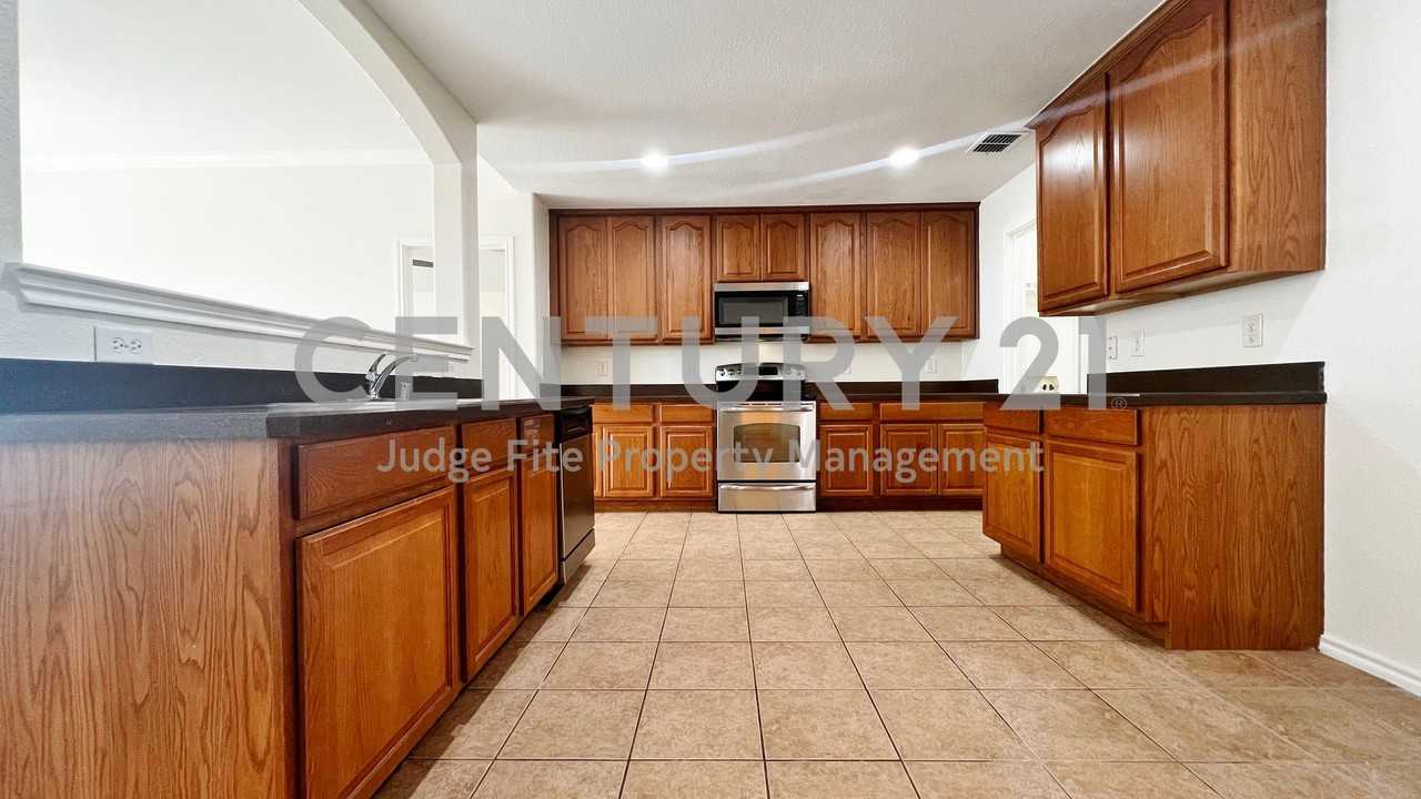 1724 Quails Nest Dr - Photo 5 of 37