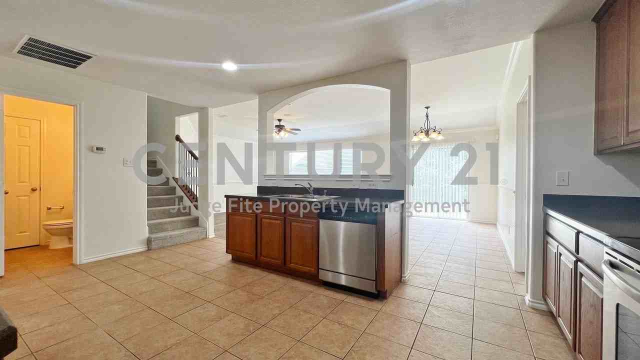 1724 Quails Nest Dr - Photo 7 of 37