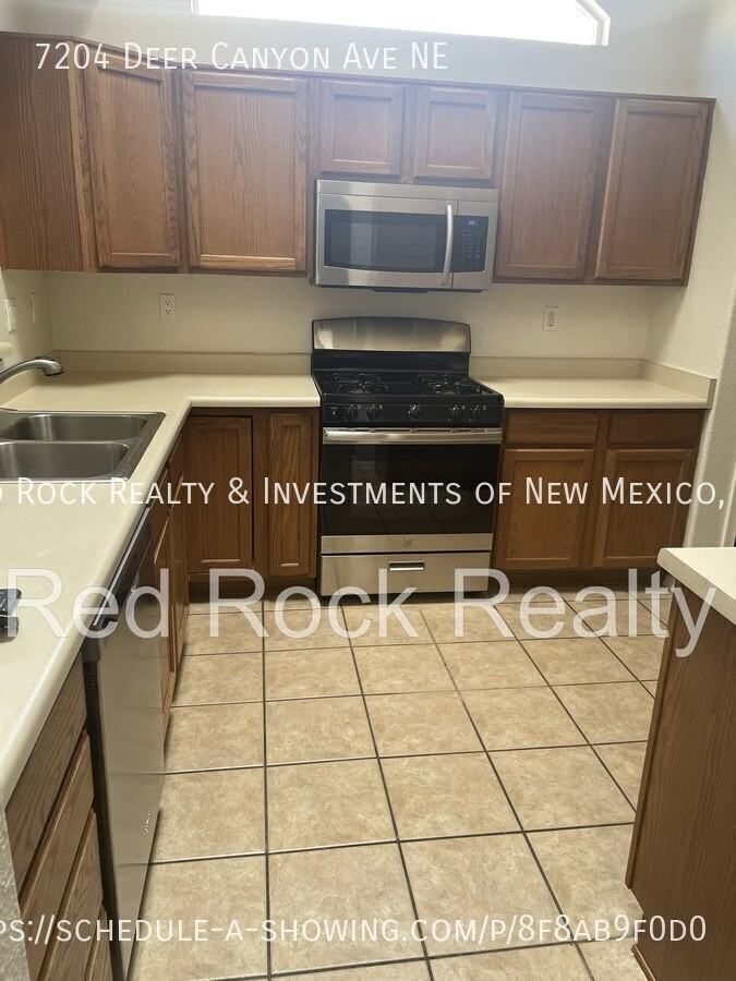 7204 Deer Canyon Ave Ne - Photo 3 of 17