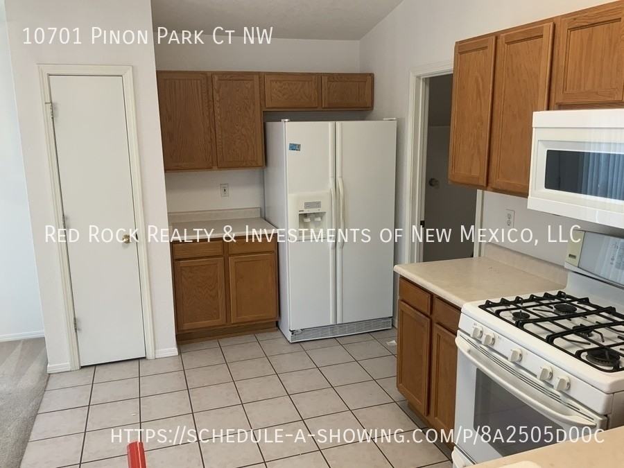 10701 Pinon Park Ct Nw - Photo 3 of 14