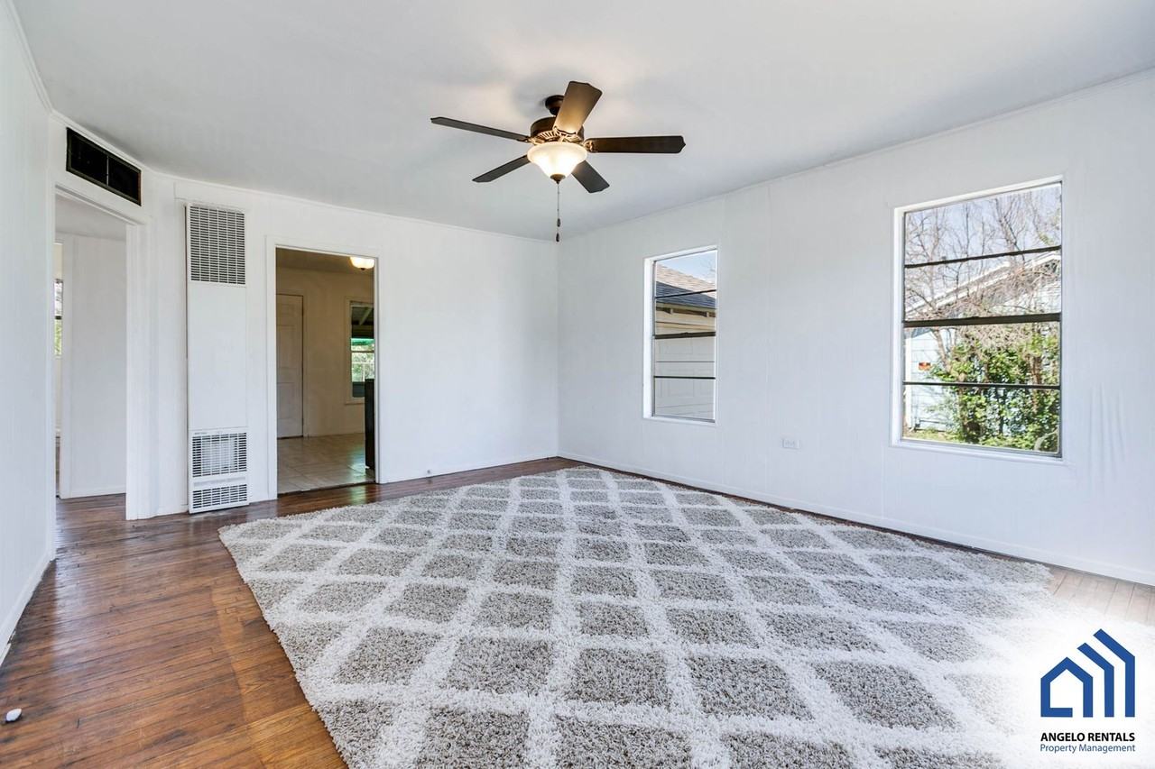 107 Belaire Ave - Photo 4 of 19
