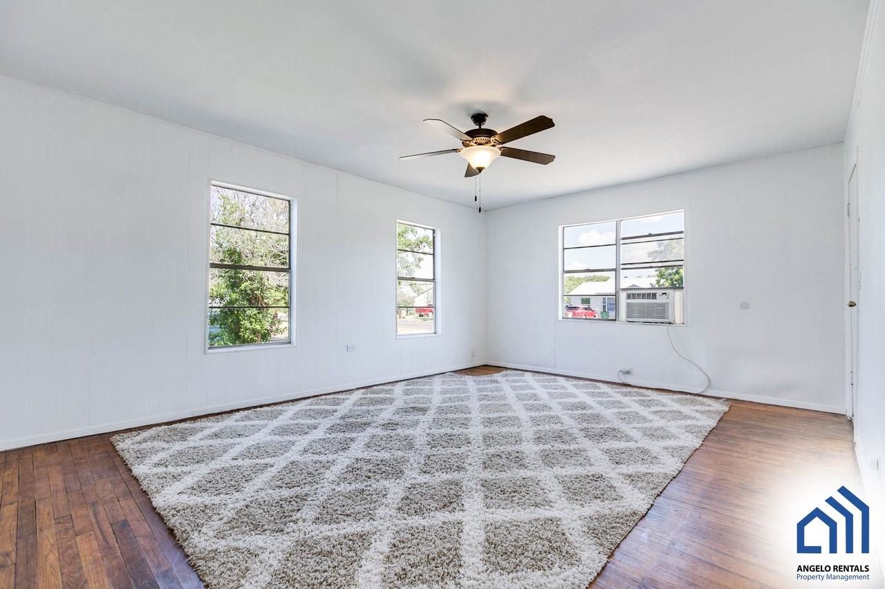 107 Belaire Ave - Photo 6 of 19