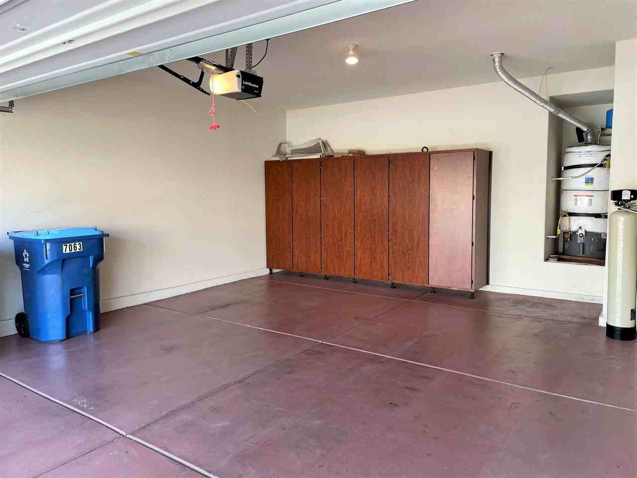 7063 Claythorn Rd - Photo 5 of 35