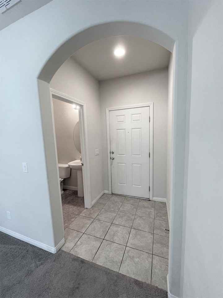 7063 Claythorn Rd - Photo 7 of 35