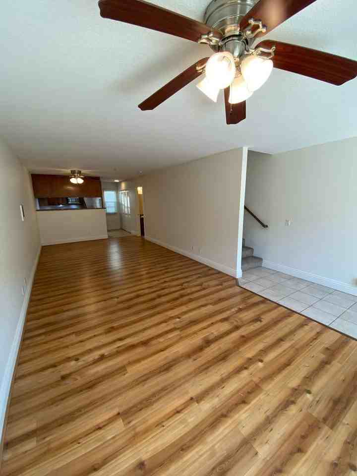 631 7th St #8 - Photo 6 of 29