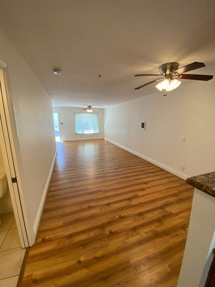 631 7th St #8 - Photo 7 of 29
