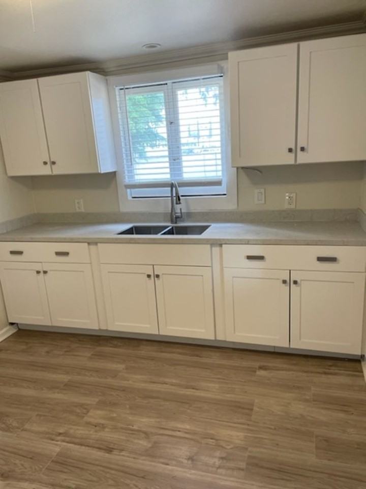 410 7th St - Photo 4 of 31