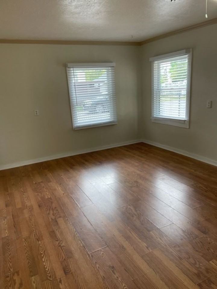 410 7th St - Photo 5 of 31