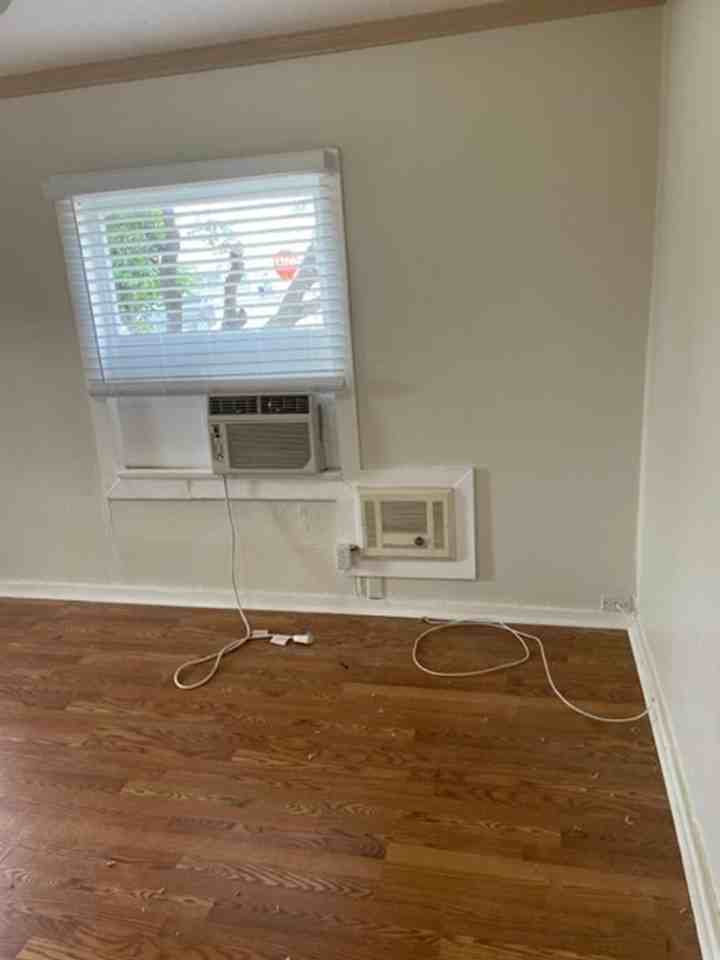 410 7th St - Photo 6 of 31