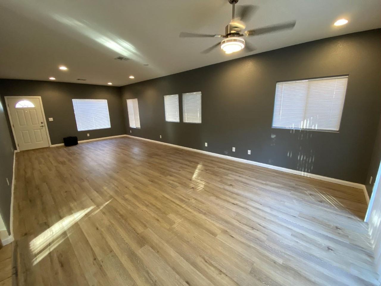 869 Park Walk Ave - Photo 2 of 10