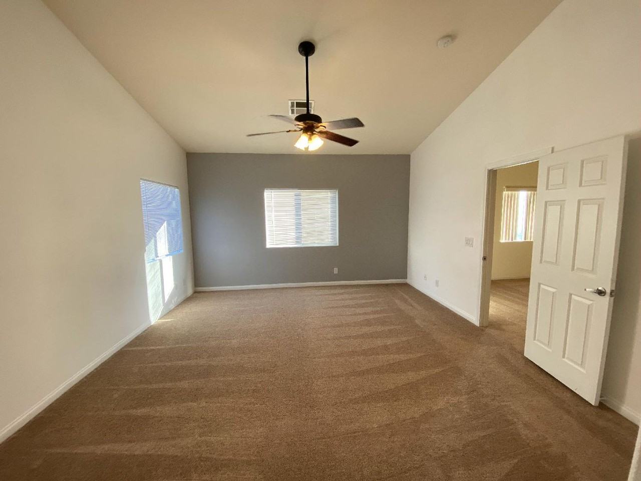 869 Park Walk Ave - Photo 4 of 10