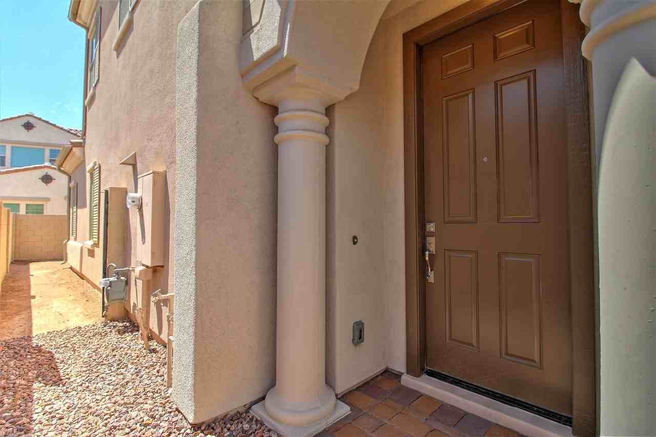 1957 W Yellowstone Way - Photo 3 of 43