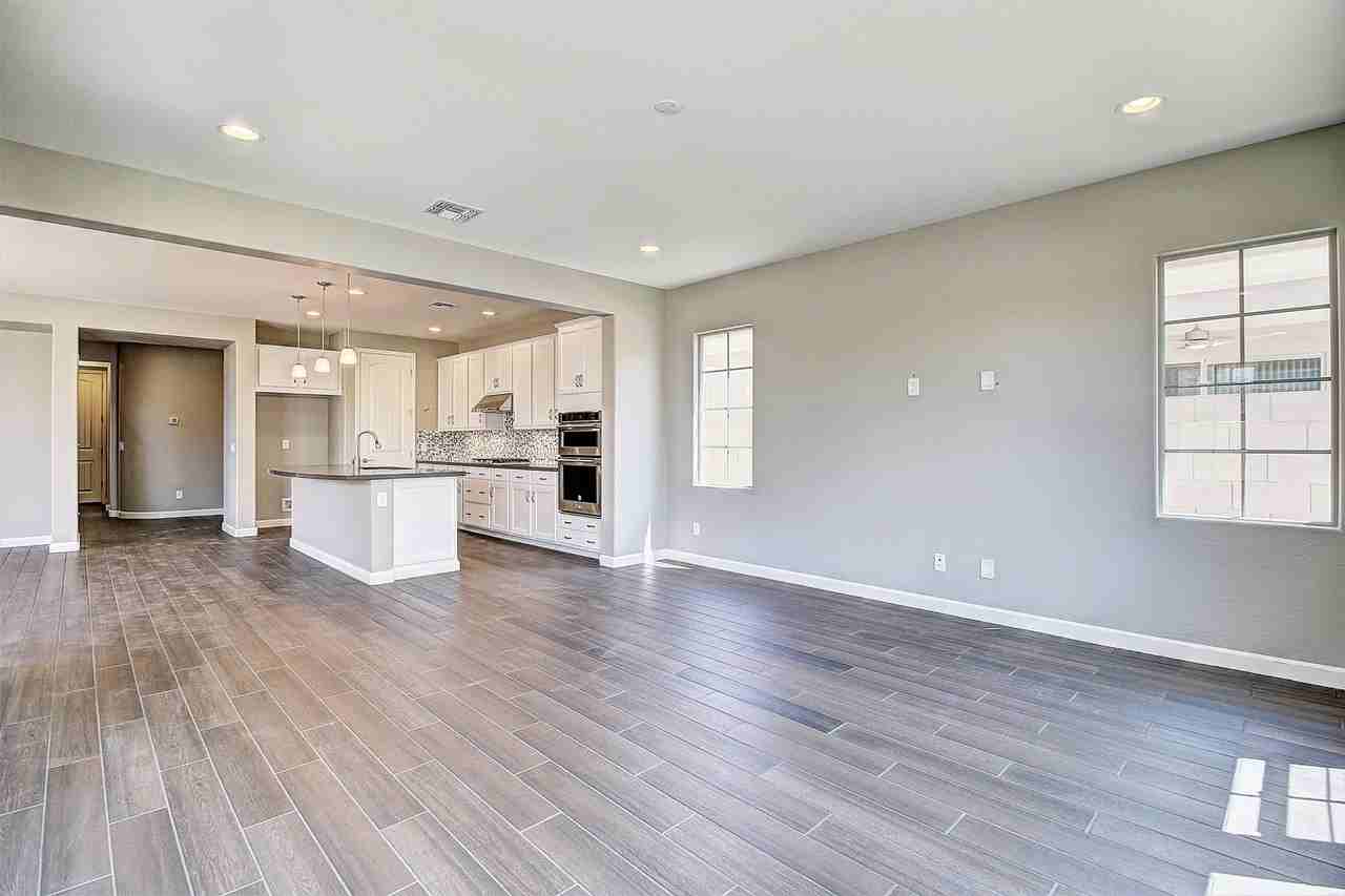 1957 W Yellowstone Way - Photo 5 of 43