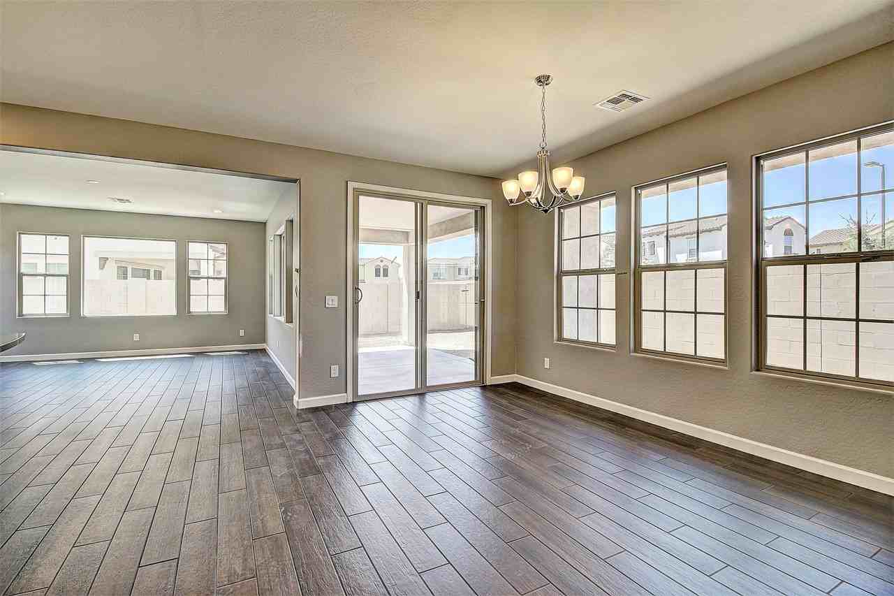 1957 W Yellowstone Way - Photo 6 of 43