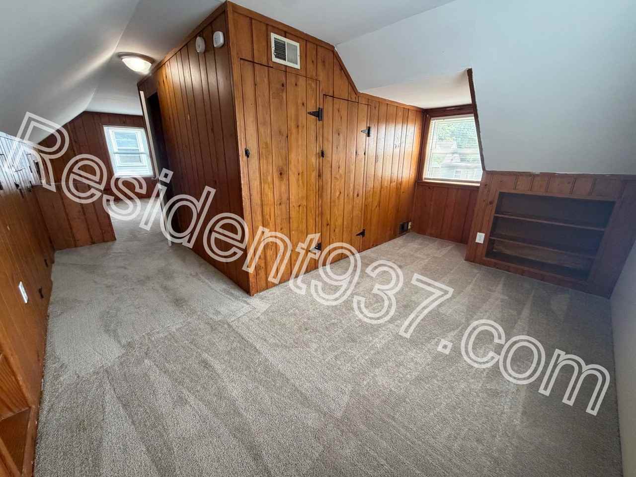 1047 Blakley Dr - Photo 7 of 16