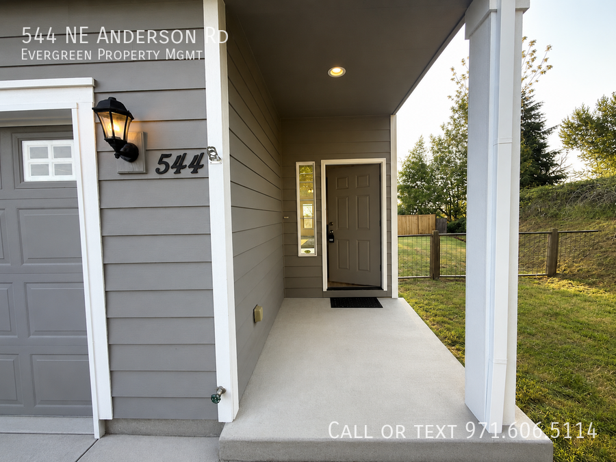 544 Ne Anderson Rd - Photo 2 of 30
