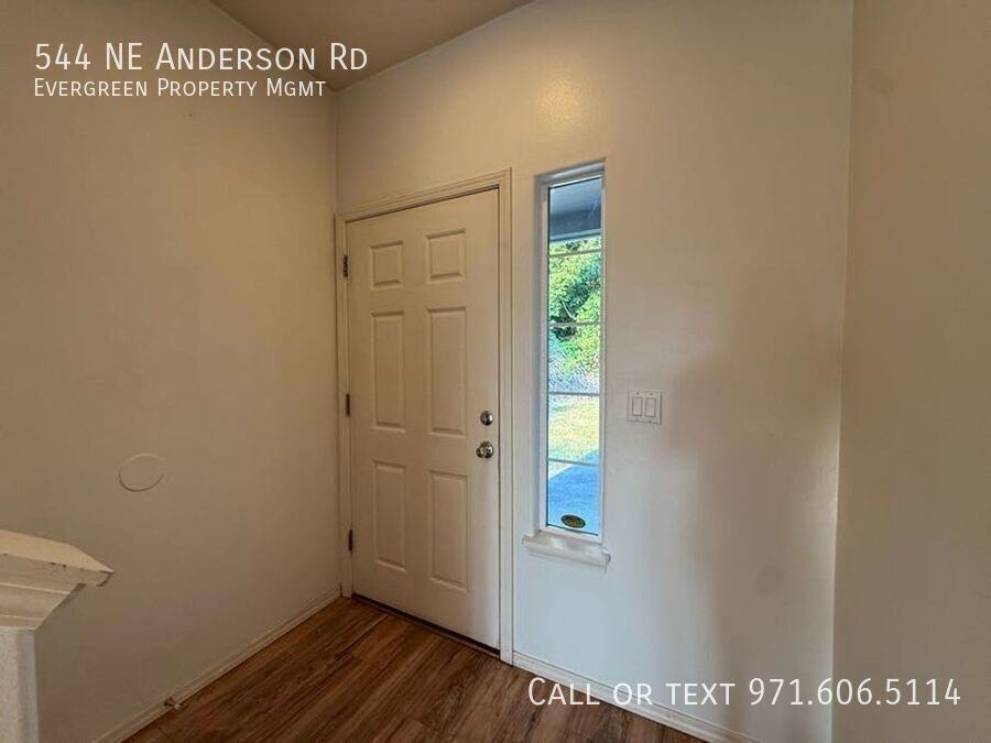544 Ne Anderson Rd - Photo 3 of 30