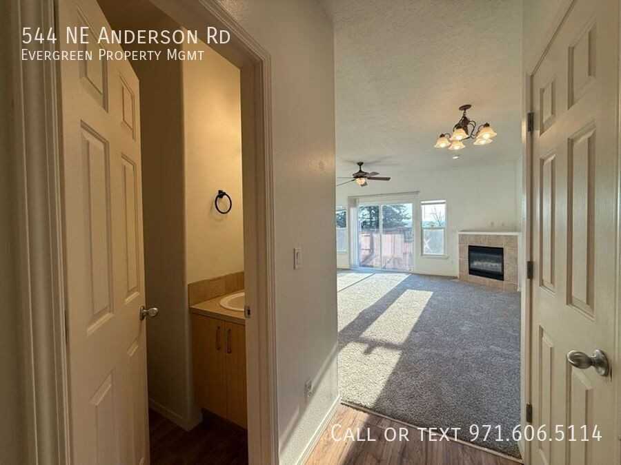 544 Ne Anderson Rd - Photo 5 of 30