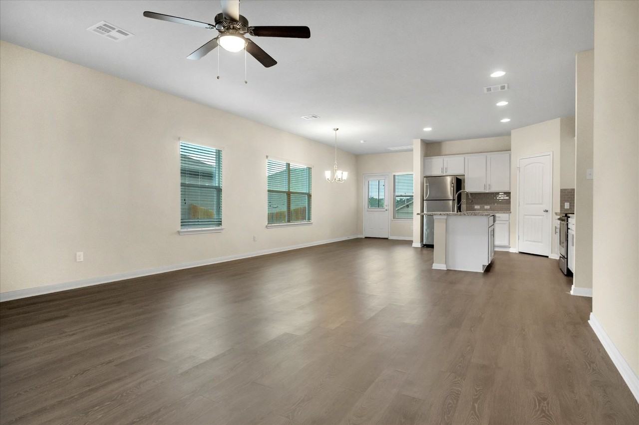 1013 Gaelic Dr - Photo 3 of 22